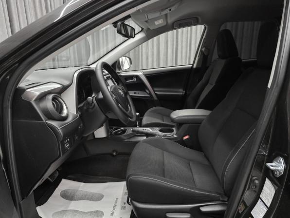 Toyota RAV4 IV (XA40) Рестайлинг с пробегом 2015 года, цена 2 240 000 рублей, 52000 км, внедорожник, Автокод Объявления