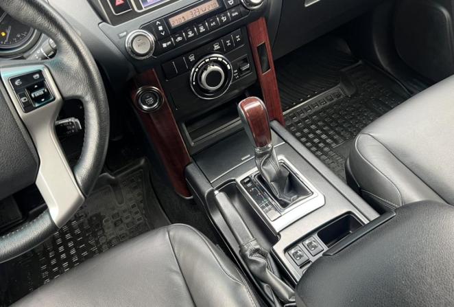 Toyota Land Cruiser Prado 150 Series Рестайлинг 1 с пробегом 2016 года, цена 4 190 000 рублей, 136722 км, внедорожник, Автокод Объявления