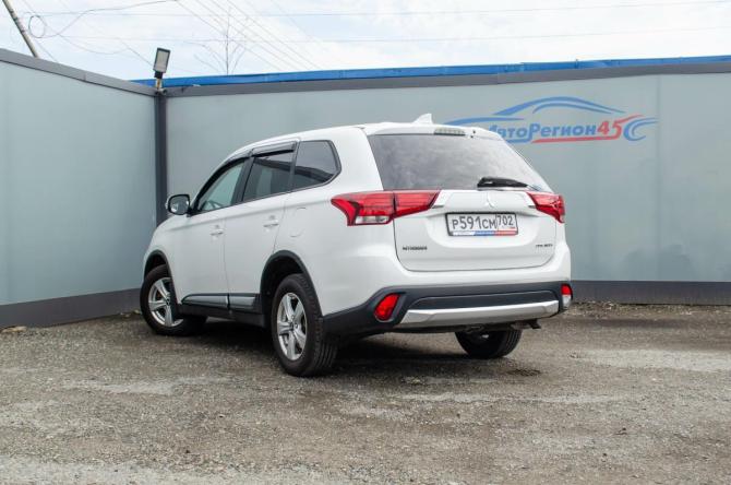 Mitsubishi Outlander III Рестайлинг 2 с пробегом 2017 года, цена 1 628 000 рублей, 190000 км, внедорожник, Автокод Объявления