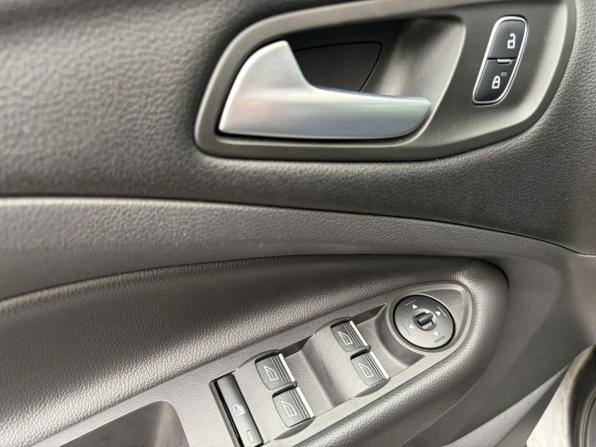Ford Kuga II Рестайлинг с пробегом 2017 года, цена 1 595 000 рублей, 104661 км, внедорожник, Автокод Объявления