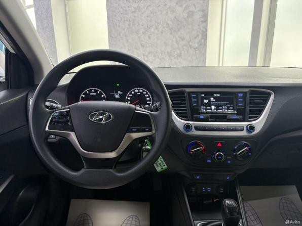 Hyundai Solaris II с пробегом 2017 года, цена 1 195 000 рублей, 108048 км, седан, Автокод Объявления