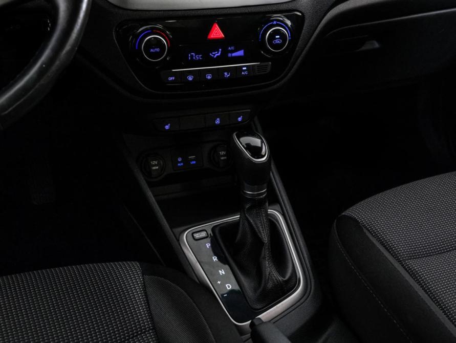 Hyundai Solaris II Санкт-Петербург  - изображение 13