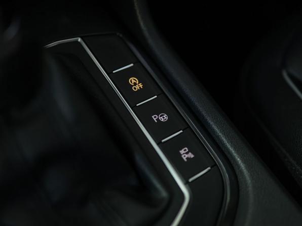 Volkswagen Tiguan II с пробегом 2018 года, цена 2 799 000 рублей, 180028 км, внедорожник, Автокод Объявления