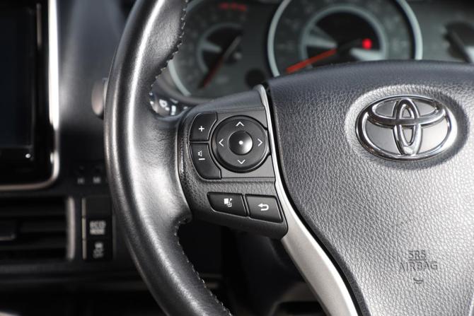 Toyota Noah III (R80) с пробегом 2019 года, цена 3 099 000 рублей, 91000 км, минивэн, Автокод Объявления