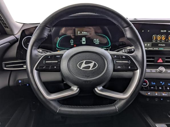 Hyundai Elantra VII (CN7) Рестайлинг с пробегом 2023 года, цена 1 995 000 рублей, 49528 км, седан, Автокод Объявления