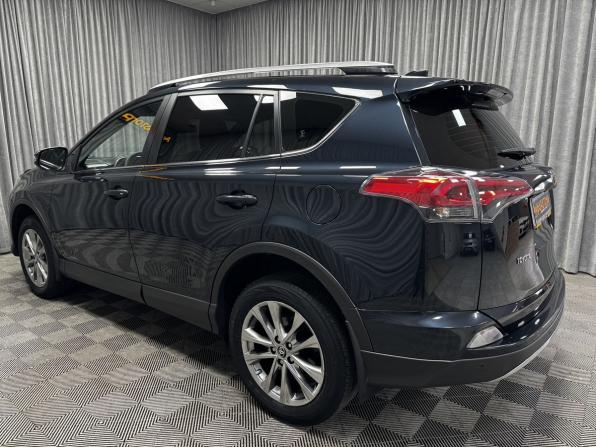 Toyota RAV4 IV (XA40) Рестайлинг с пробегом 2017 года, цена 2 300 000 рублей, 155954 км, внедорожник, Автокод Объявления