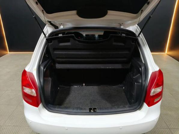 Skoda Fabia II Рестайлинг с пробегом 2011 года, цена 350 000 рублей, 182437 км, хэтчбек, Автокод Объявления