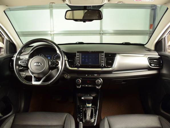 Kia Stonic I с пробегом 2020 года, цена 1 899 995 рублей, 45746 км, внедорожник, Автокод Объявления