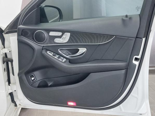 Mercedes-Benz C-Класс IV (W205) Рестайлинг с пробегом 2019 года, цена 2 490 000 рублей, 23422 км, седан, Автокод Объявления