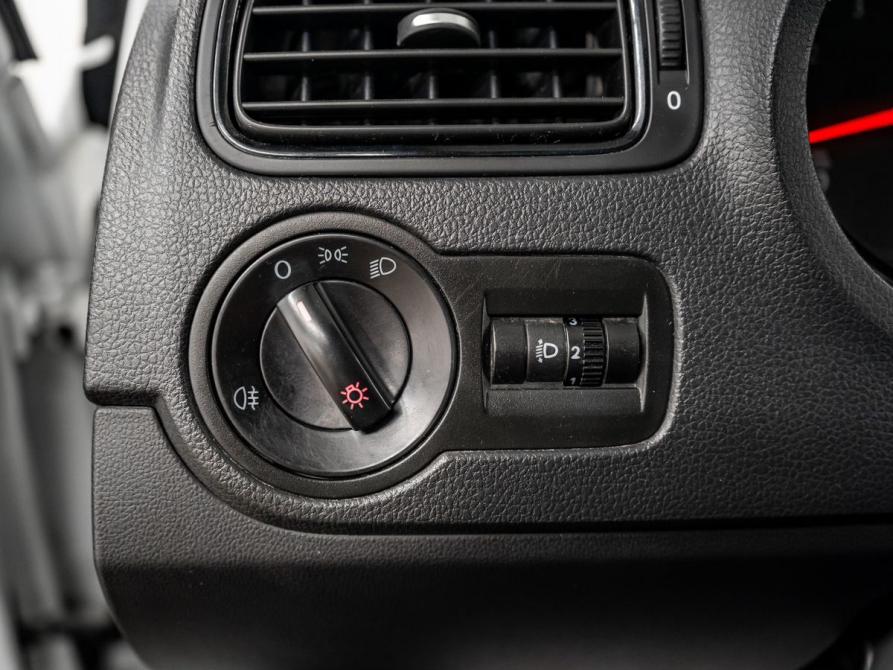 Volkswagen Polo V Рестайлинг Красноярск  - изображение 16