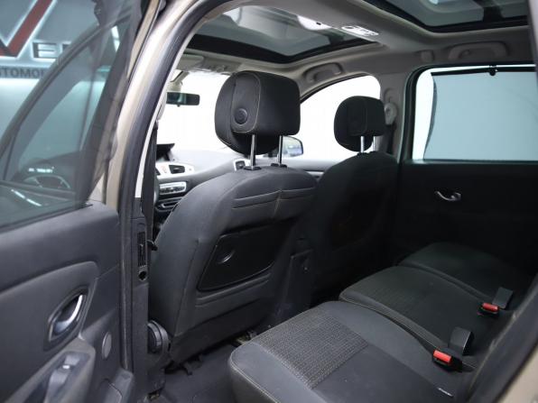 Renault Scenic III с пробегом 2009 года, цена 790 000 рублей, 267709 км, компактвэн, Автокод Объявления