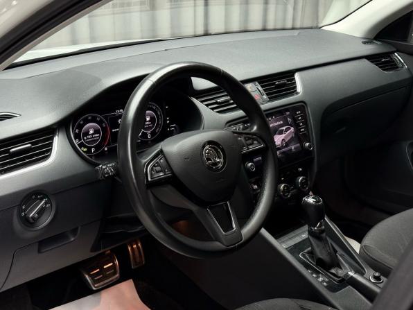 Skoda Octavia III (A7) Рестайлинг с пробегом 2019 года, цена 2 229 000 рублей, 105011 км, лифтбек, Автокод Объявления