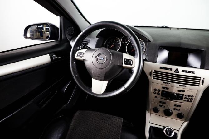 Opel Astra H Рестайлинг с пробегом 2008 года, цена 529 000 рублей, 198707 км, седан, Автокод Объявления