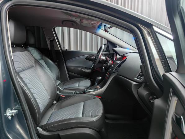 Opel Astra J Рестайлинг с пробегом 2013 года, цена 707 000 рублей, 135509 км, хэтчбек, Автокод Объявления