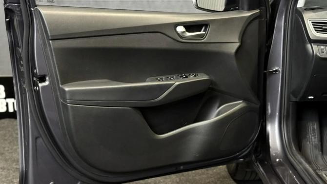 Hyundai Solaris II Рестайлинг с пробегом 2021 года, цена 1 600 000 рублей, 79667 км, седан, Автокод Объявления