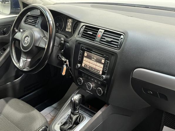 Volkswagen Jetta VI с пробегом 2013 года, цена 800 000 рублей, 234620 км, седан, Автокод Объявления