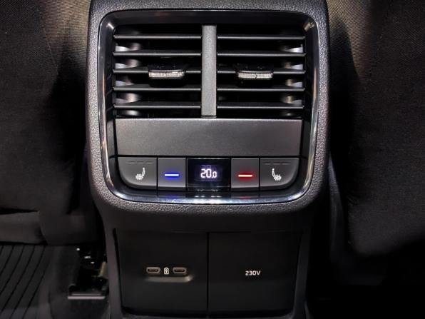 Skoda Octavia IV (A8) с пробегом 2020 года, цена 2 000 000 рублей, 141044 км, лифтбек, Автокод Объявления