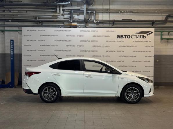 Hyundai Solaris II Рестайлинг с пробегом 2020 года, цена 1 019 000 рублей, 174600 км, седан, Автокод Объявления