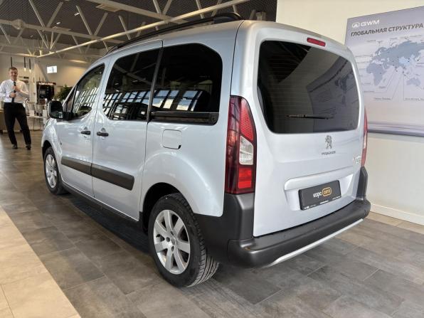 Peugeot Partner II Рестайлинг 2 с пробегом 2016 года, цена 971 000 рублей, 116100 км, компактвэн, Автокод Объявления