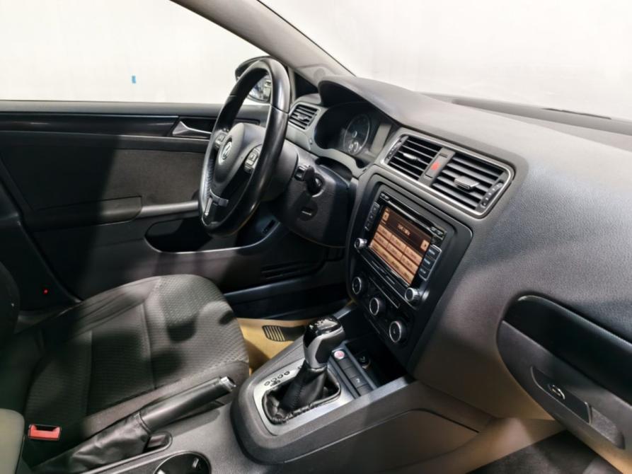 Volkswagen Jetta VI Курск  - изображение 6