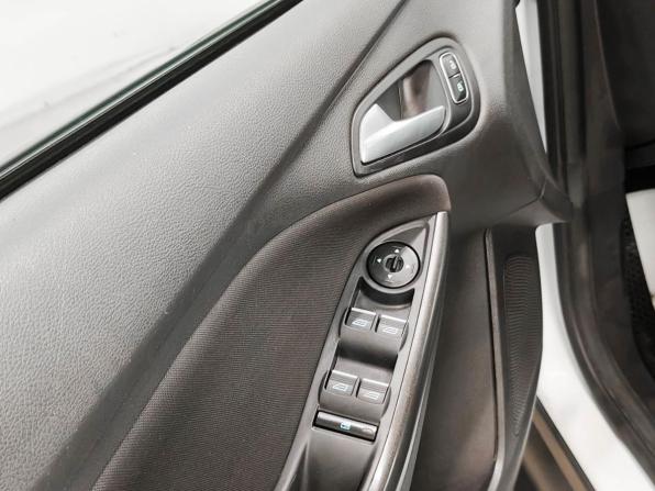 Ford Focus III Рестайлинг с пробегом 2018 года, цена 950 000 рублей, 145130 км, хэтчбек, Автокод Объявления