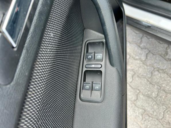 Skoda Yeti I с пробегом 2012 года, цена 698 000 рублей, 269216 км, внедорожник, Автокод Объявления