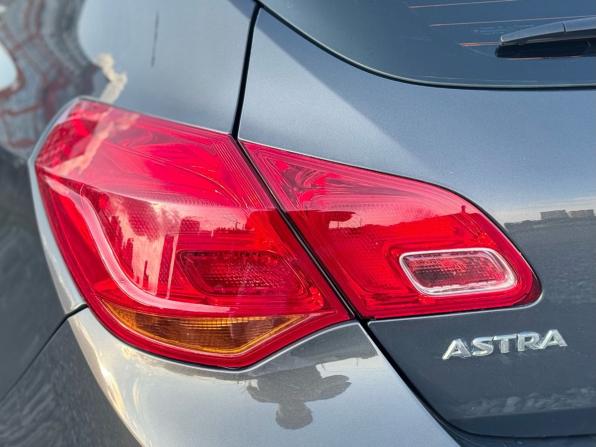 Opel Astra J Рестайлинг с пробегом 2013 года, цена 749 000 рублей, 196800 км, хэтчбек, Автокод Объявления