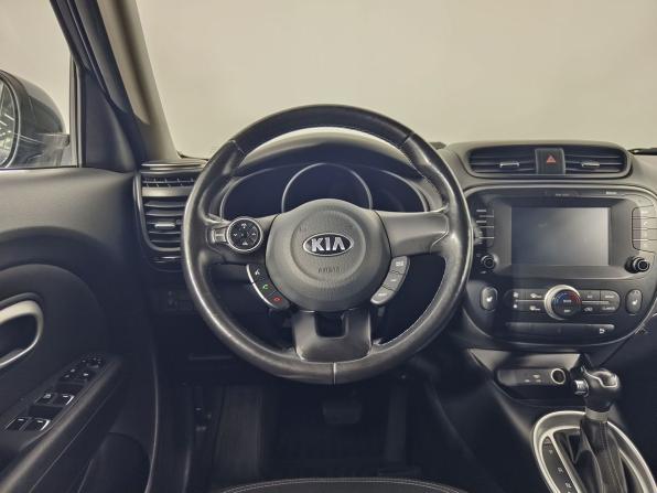 Kia Soul II Рестайлинг с пробегом 2017 года, цена 1 575 000 рублей, 95000 км, хэтчбек, Автокод Объявления