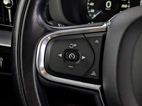 Volvo XC60 II с пробегом 2021 года, цена 4 615 000 рублей, 47500 км, внедорожник, Автокод Объявления
