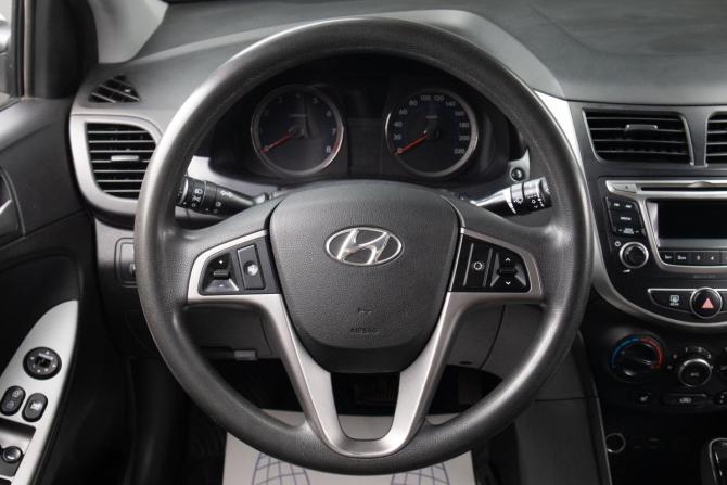 Hyundai Solaris I Рестайлинг с пробегом 2015 года, цена 979 000 рублей, 227000 км, седан, Автокод Объявления