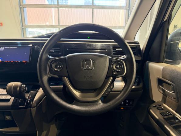 Honda Stepwgn V с пробегом 2017 года, цена 1 861 500 рублей, 127719 км, минивэн, Автокод Объявления