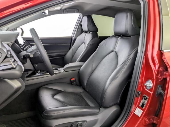 Toyota Camry VIII (XV70) Рестайлинг с пробегом 2021 года, цена 3 300 000 рублей, 53464 км, седан, Автокод Объявления