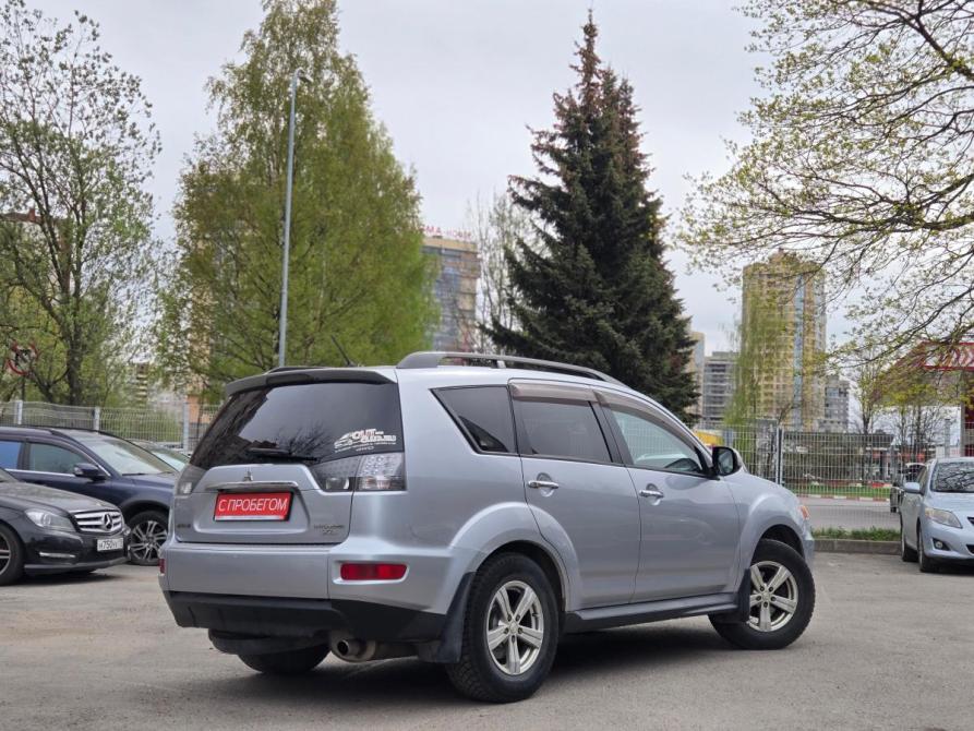 Mitsubishi Outlander II Рестайлинг Санкт-Петербург  - изображение 6