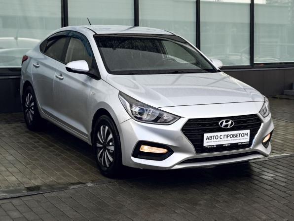 Hyundai Solaris II с пробегом 2018 года, цена 1 315 000 рублей, 135452 км, седан, Автокод Объявления