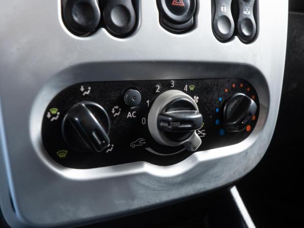 Renault Logan I Рестайлинг с пробегом 2011 года, цена 415 000 рублей, 276374 км, седан, Автокод Объявления