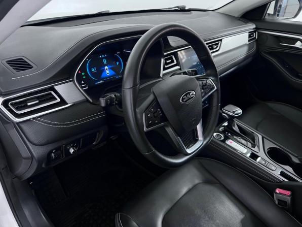 JAC J7 I с пробегом 2023 года, цена 1 380 000 рублей, 43388 км, хэтчбек, Автокод Объявления