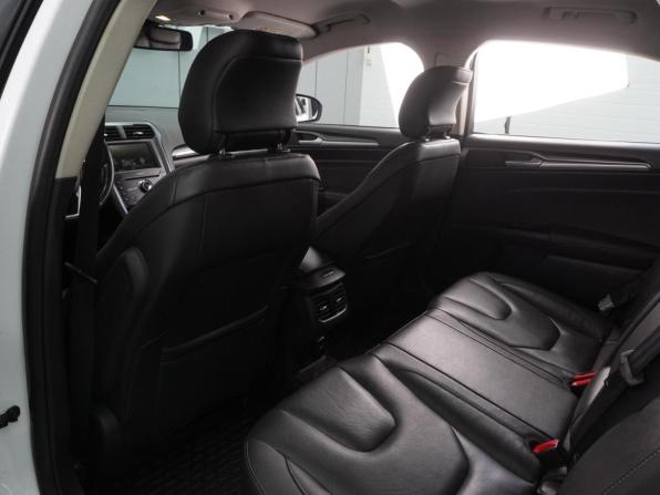 Ford Mondeo V с пробегом 2015 года, цена 1 599 000 рублей, 133091 км, седан, Автокод Объявления