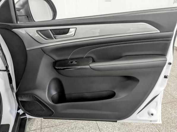 Haval M6 II с пробегом 2024 года, цена 1 925 000 рублей, 9263 км, внедорожник, Автокод Объявления