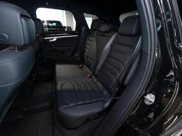 Volkswagen Touareg III Рестайлинг с пробегом 2024 года, цена 9 750 000 рублей, 29732 км, внедорожник, Автокод Объявления