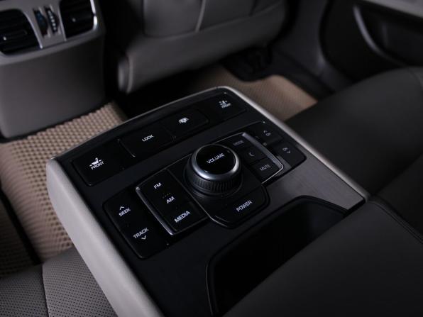 Hyundai Genesis II с пробегом 2015 года, цена 1 599 000 рублей, 164910 км, седан, Автокод Объявления