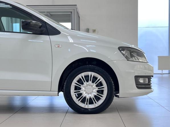 Volkswagen Polo V Рестайлинг с пробегом 2020 года, цена 1 549 000 рублей, 72745 км, седан, Автокод Объявления