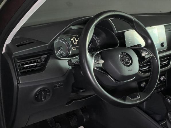 Skoda Rapid II с пробегом 2021 года, цена 1 650 000 рублей, 147908 км, лифтбек, Автокод Объявления