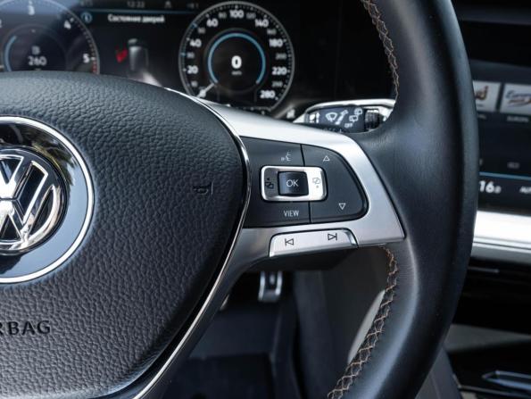 Volkswagen Touareg III с пробегом 2019 года, цена 4 165 000 рублей, 240329 км, внедорожник, Автокод Объявления