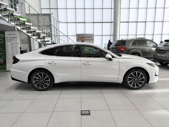 Hyundai Sonata VIII (DN8) с пробегом 2022 года, цена 2 599 000 рублей, 88767 км, седан, Автокод Объявления