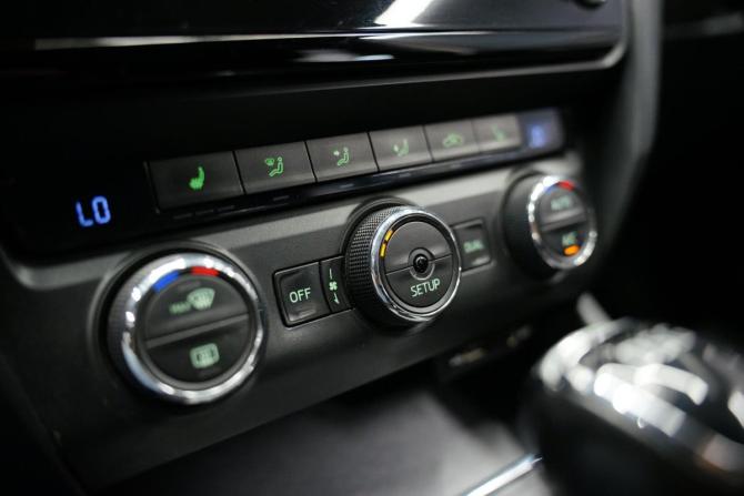 Skoda Octavia III (A7) с пробегом 2014 года, цена 1 590 000 рублей, 176800 км, лифтбек, Автокод Объявления