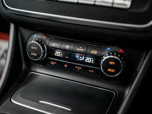 Mercedes-Benz GLA I (X156) Рестайлинг с пробегом 2017 года, цена 2 250 000 рублей, 68386 км, внедорожник, Автокод Объявления