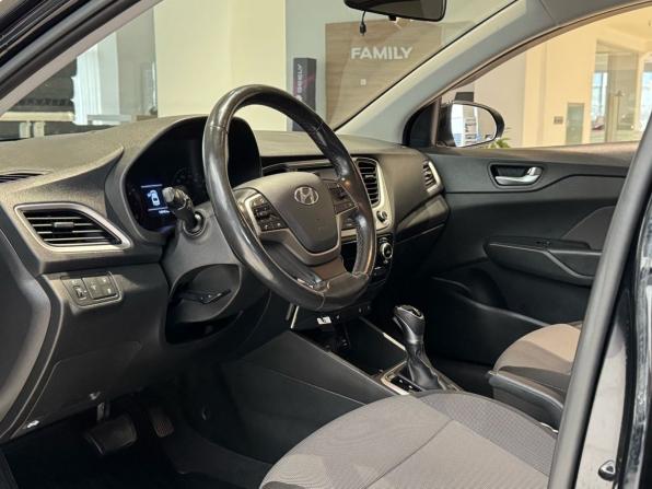 Hyundai Solaris II с пробегом 2018 года, цена 1 299 000 рублей, 149959 км, седан, Автокод Объявления