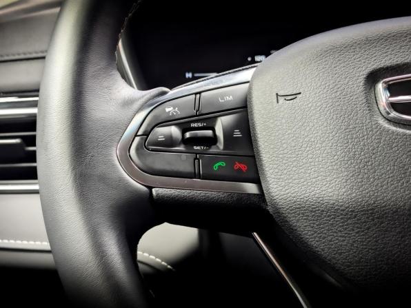 Geely Atlas Pro с пробегом 2023 года, цена 2 450 000 рублей, 24057 км, внедорожник, Автокод Объявления