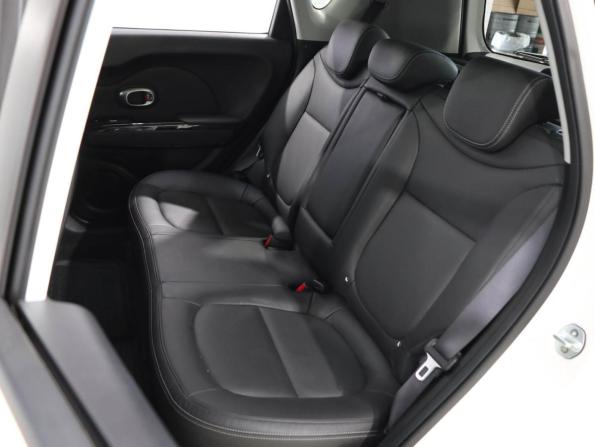 Kia Soul II Рестайлинг с пробегом 2018 года, цена 2 350 000 рублей, 23437 км, хэтчбек, Автокод Объявления