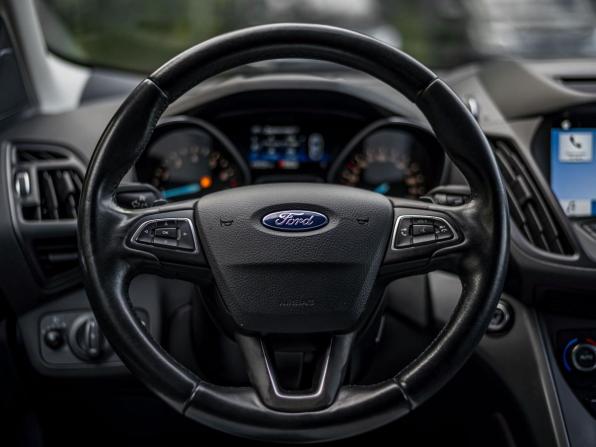 Ford Kuga II Рестайлинг с пробегом 2017 года, цена 1 430 000 рублей, 176435 км, внедорожник, Автокод Объявления